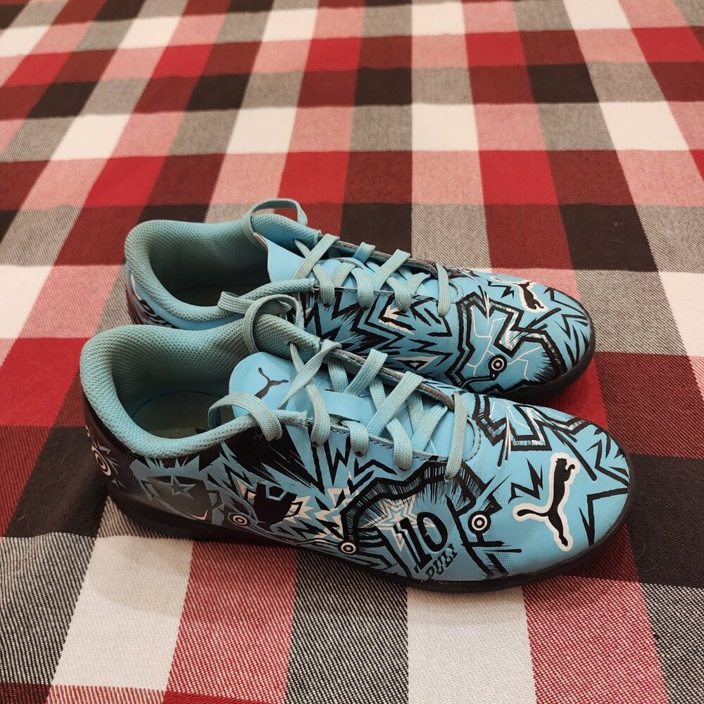 PUMA x Christian Pulisic CP10 Ultra Play Turf Soccer Cleats – Big Kid 3.5 (EU 35